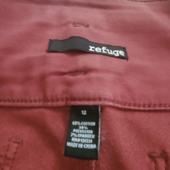 Refuge rust/red button front shorts - Picture 5 of 6